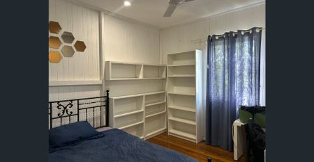 Character home with plenty of space inside and out - Photo 5