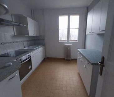 Location Appartement 3 pièces 66m² LE CREUSOT 71200 - Photo 4
