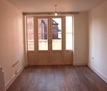 Open Plan One Bedroom Apartment for Rent on Duke Street, Norwich - Photo 2