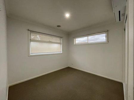 Modern and Spacious! - Photo 5