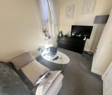 Mitford Road, Leeds, LS12 1NF - Photo 2