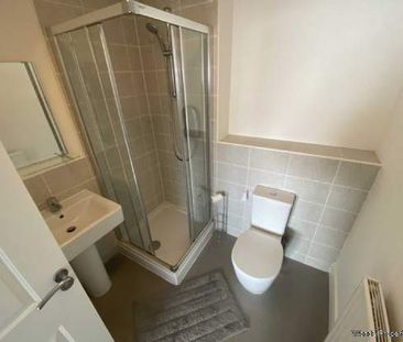 2 bedroom property to rent in Renfrew - Photo 2