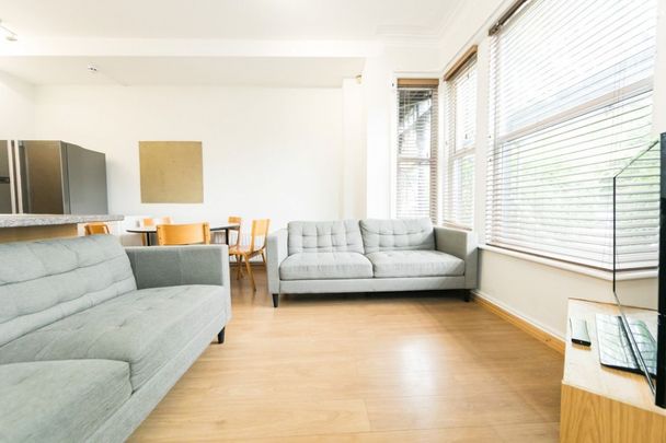 A Delph Lane, Woodhouse, Leeds - Photo 1