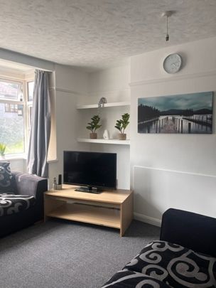 St Martins Road Room 3 - Photo 1