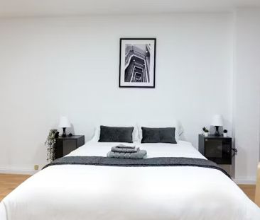 Carrer Sants Just i Pastor, Valencia, Valencian Community 46022 - Photo 6