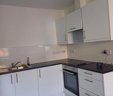 1 Bed Flat, Church Court, LS27 - Photo 3