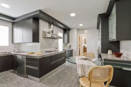 Carrer de Londres, Barcelona, Catalonia 08029 - Photo 3