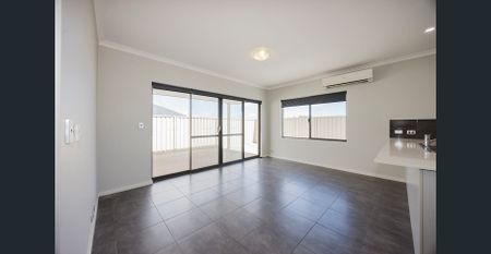 Modern Living in Hammond Park 3 bedrooms 2 Bathrooms - Photo 4