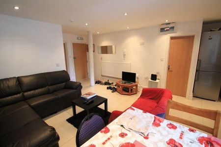 6 bedroom apartment to rent - Photo 2