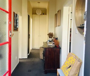 2BR Kilbirnie Flat - Photo 3