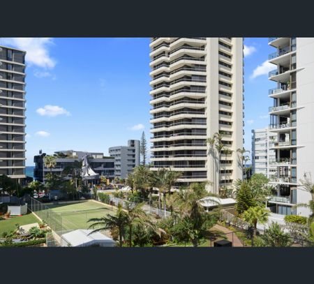 10/15 Pacific Street, Main Beach, Qld 4217 - Photo 4