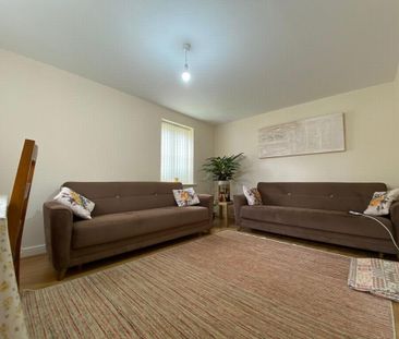 3 bedroom semi-detached house to rent - Photo 5