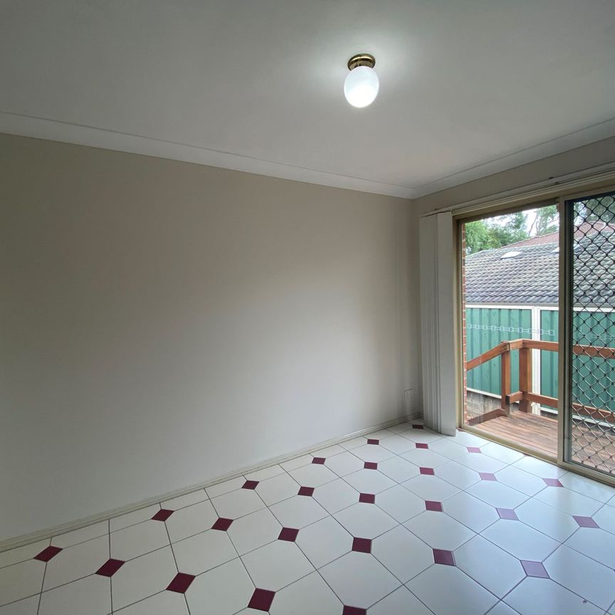 Wentworthville - Photo 1