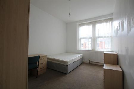 6 bedroom house to rent - Photo 4