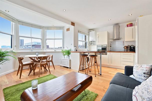 2 bedroom flat to rent - Photo 1