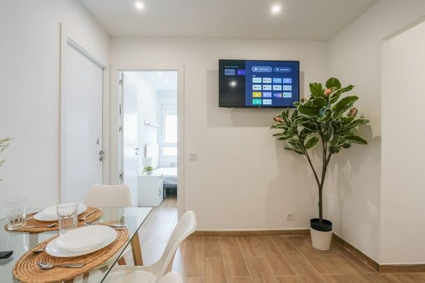 Room with private terrace in Plaza España - Photo 1