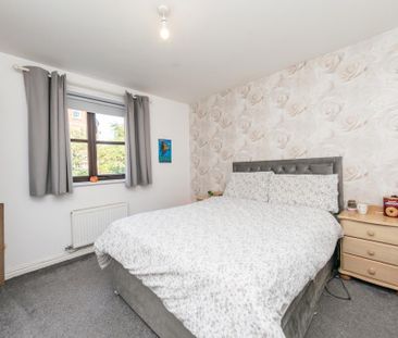 2 bedroom flat to rent - Photo 5