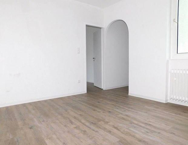 Gemütliche 3-Zi.-EG-Whg. mit sonniger Loggia - Photo 1