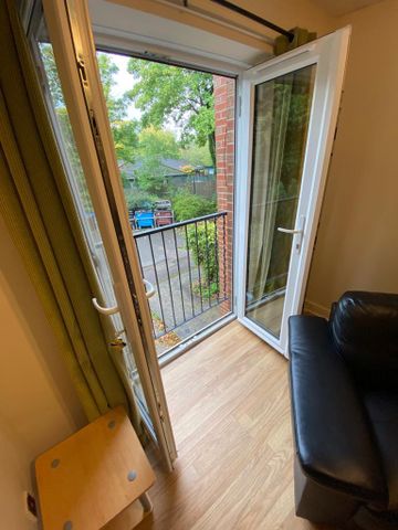 6 bedroom terraced house to rent - Photo 3