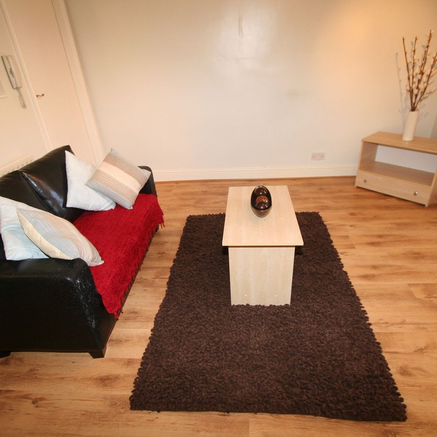 Flat 2, 329 KIRKSTALL ROAD Leeds - LS4 2HD - Photo 1