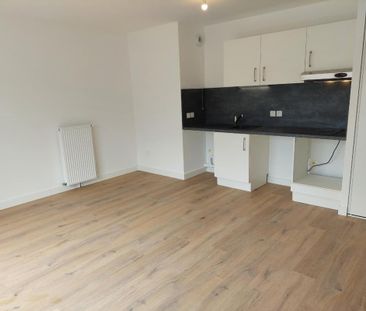 Location Appartement 2 pièces 42m² MAROMME 76150 - Photo 5