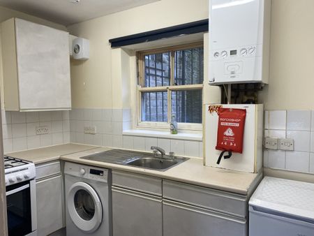 LUXURY STUDIO BEDSIT - Photo 3