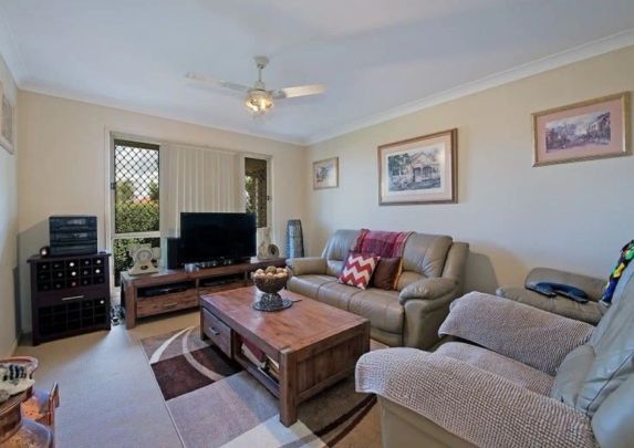 “Comfortable Family Living in a Quiet Court Location” - Photo 1