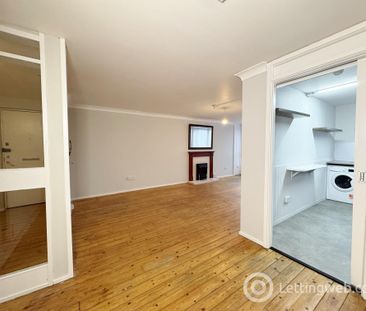 3 Bedroom Flat to Rent - Photo 4