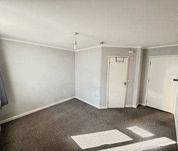 1 bedroom Property To Let - Photo 1
