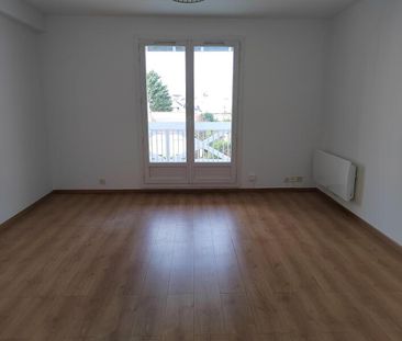 Location Appartement 3 pièces 65m² ST JEAN DE BRAYE 45800 - Photo 2