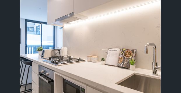 Fully-Furnished One-Bedroom Apt in the Centre of Box Hill - Photo 1