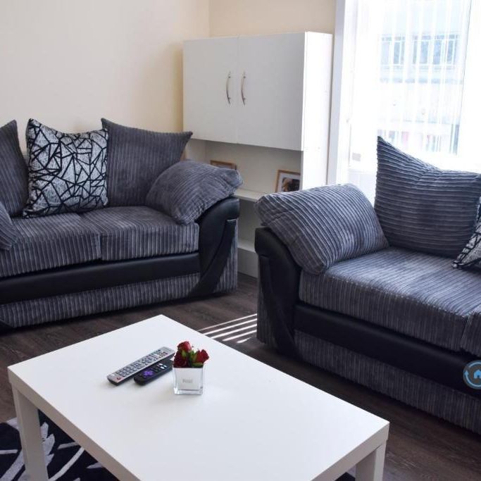 2 bedroom flat to rent - Photo 1