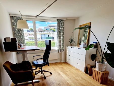 APPARTEMENT MANSARDÉ 41/2 PIÈCES À WALLISELLEN (ZH), MEUBLÉ, TEMPORAIRE - Foto 5