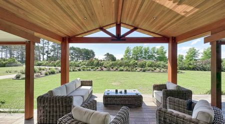 CASTLECLIFF - 4 BEDROOMS - Photo 3