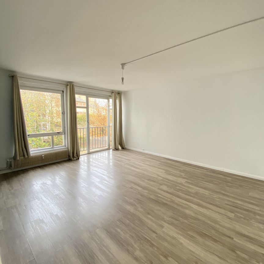 Location Appartement 3 pièces 81m² POITIERS 86000 - Photo 1