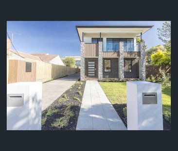 SPACIOUS LIVING IN A CONVENIENT HIGHETT LOCATION! - Photo 6
