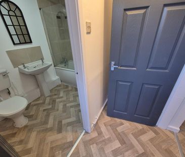 3 bedroom terraced house to rent - Photo 2