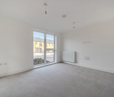 3 bedroom detached house to rent - Photo 3