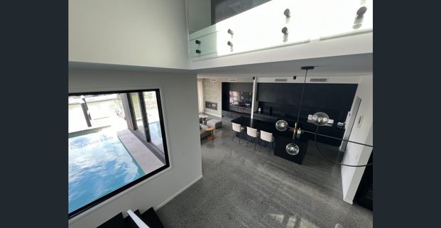 Luxury fully furnished waterfront Dreamhome - Photo 1