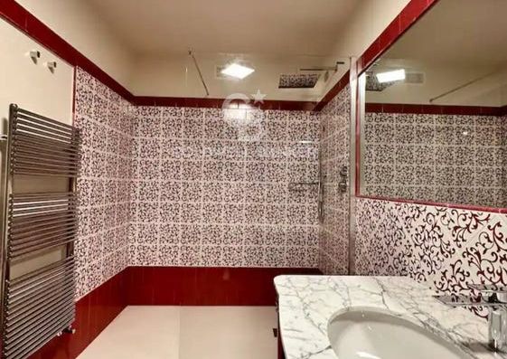 via crociale, Pietrasanta, Tuscany 55045