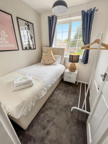 3 bedroom semi-detached house to rent - Photo 4