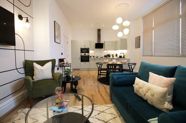 2 Bed Flat, Grosvenor House, BS2 - Photo 1