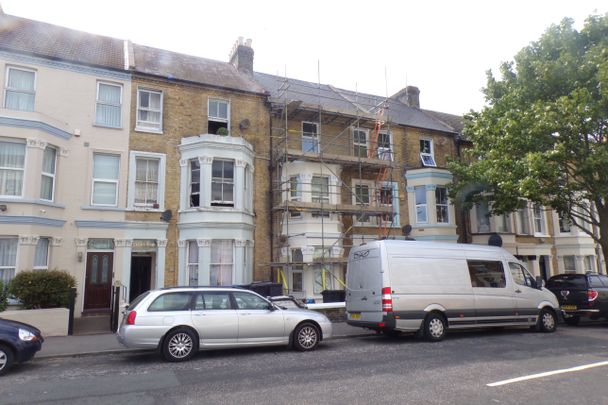 Gordon Road, Margate - Photo 1