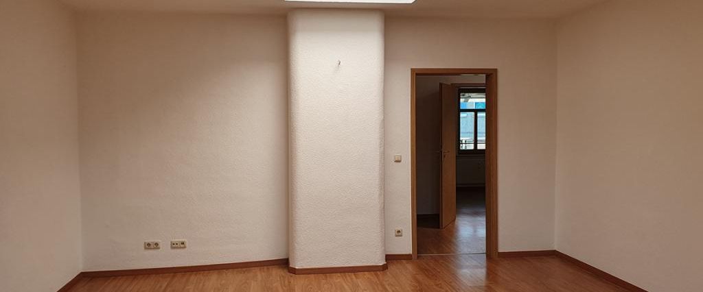 Attraktive & lichtdurchflutete 3-RW mit Balkon im DG nahe der Bergschule in Gera - Photo 1