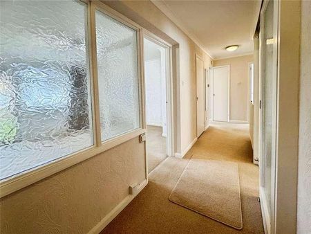 Caroline Court, Bath Road, Reading, Berkshire, RG1 - Photo 2