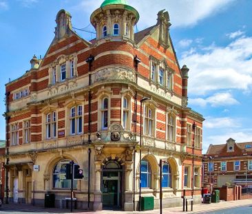 Queens Road, Aldershot, Hampshire, GU11 - Photo 6