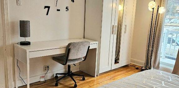 5 1/2 meuble Montreal près métro Universites - Photo 2