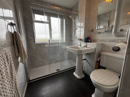 3 bedroom terraced house to rent - Photo 5