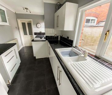 2 bedroom terraced house to rent - Photo 6