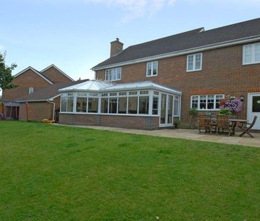 5 bedroom detached house to rent - Photo 2
